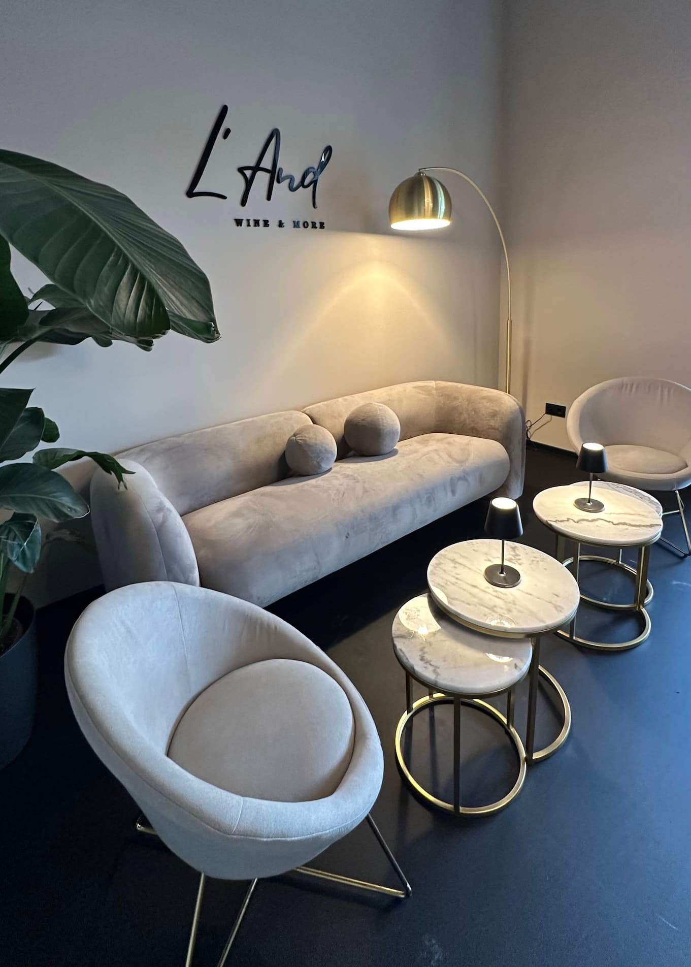 About L'and